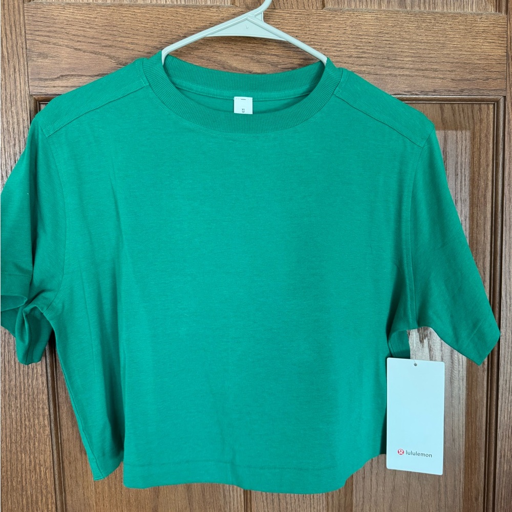 Green Lululemon Cropped T-Shirt